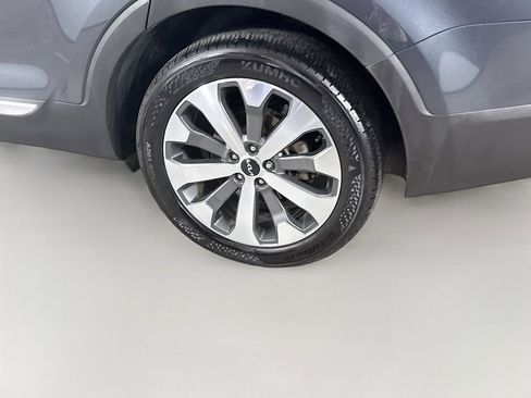 Used 2022 Kia Telluride EX w/ EX Premium Package FWD image 33