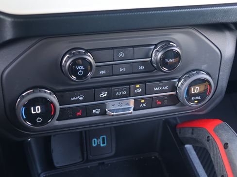 Used 2024 Ford Bronco Heritage Edition AWD/4WD image 25