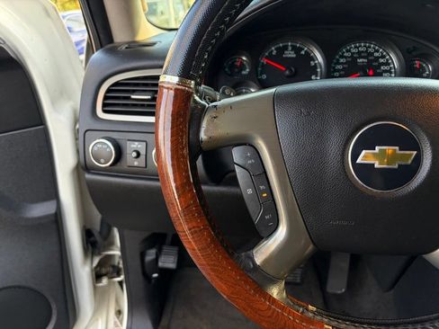 Used 2011 Chevrolet Tahoe LTZ AWD/4WD image 17