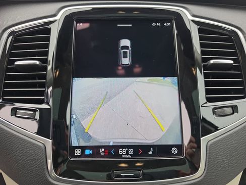 Used 2023 Volvo XC90 B6 Plus w/ Protection Package Premier image 18