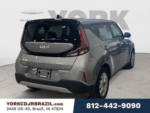 Used 2023 Kia Soul LX w/ LX Technology Package FWD image 5