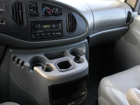 Used 2004 Ford E-350 and Econoline 350 XL image 10