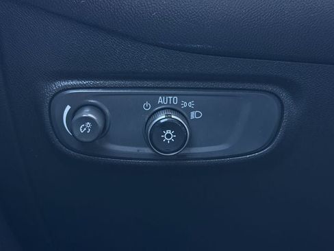 Used 2018 Chevrolet Equinox LT AWD/4WD image 21