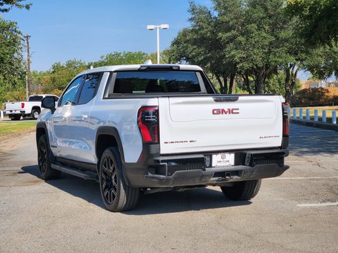 Used 2026 GMC Sierra EV Elevation w/ LPO, Elevation Dark Package AWD/4WD image 4