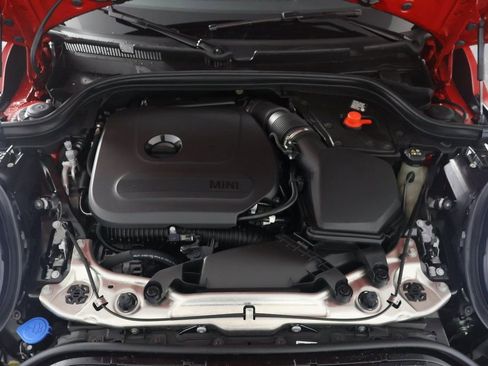 Used 2025 MINI Cooper 2-Door Hardtop image 9