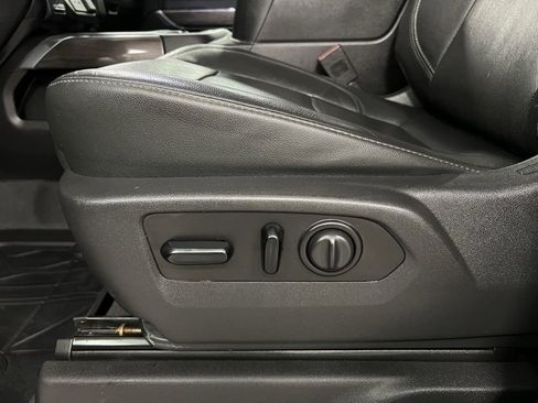 Used 2020 Chevrolet Silverado 2500 LTZ image 29