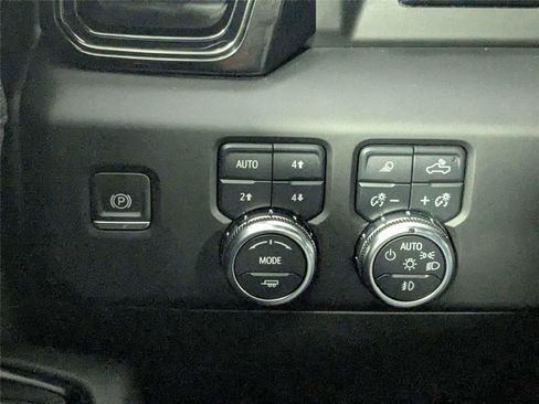 Used 2022 GMC Sierra 1500 AT4 w/ AT4 Premium Package AWD/4WD image 15