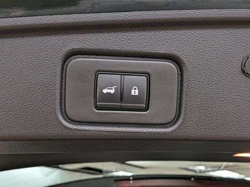Used 2025 Nissan Pathfinder SL w/ SL Premium Package AWD/4WD image 23
