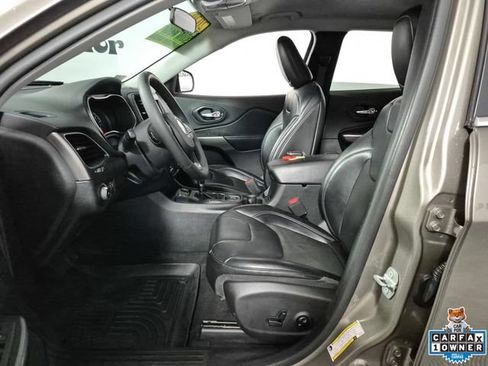 Used 2020 Jeep Cherokee Latitude Plus FWD image 9