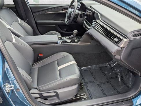 Used 2025 Toyota Camry SE FWD image 21