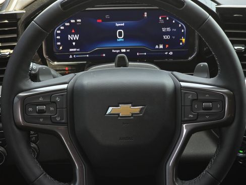 Used 2025 Chevrolet Silverado 1500 High Country AWD/4WD image 18