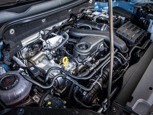 New 2026 Volkswagen Taos SE image 22