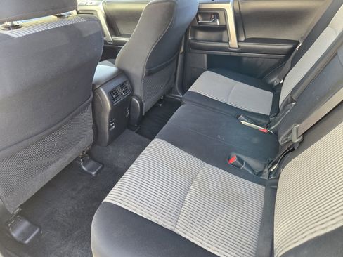 Used 2016 Toyota 4Runner SR5 image 40