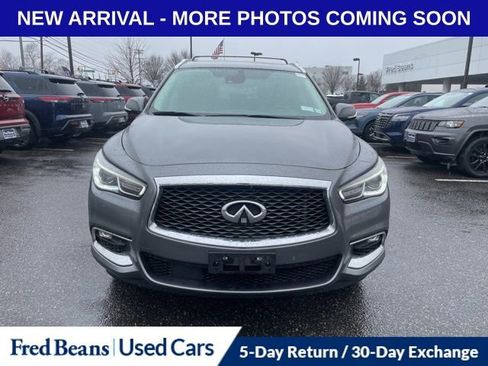 Used 2019 INFINITI QX60 Luxe w/ Essential Package image 8