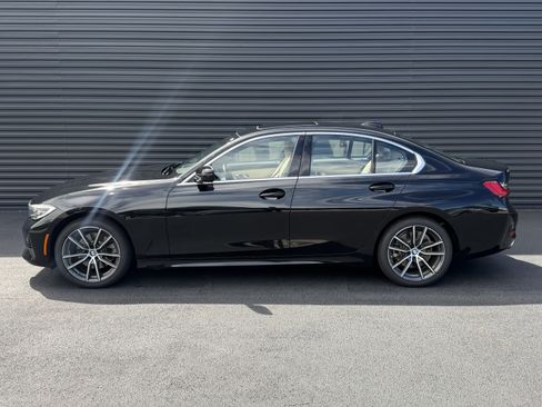 Used 2020 BMW 330i Sedan w/ Driving Assistance Package RWD image 2