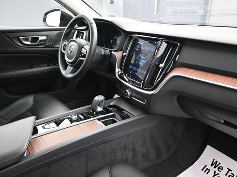 Used 2023 Volvo S60 B5 Plus w/ Climate Package image 31