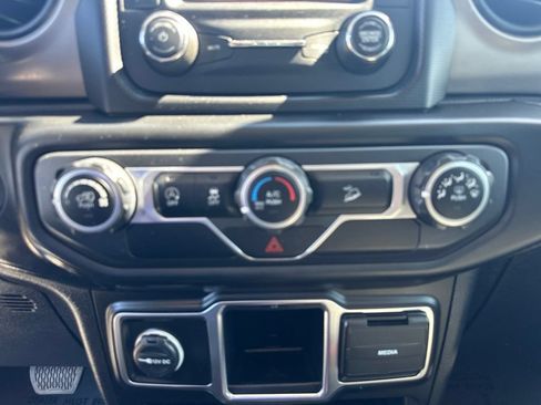 Used 2020 Jeep Wrangler Unlimited Sport AWD/4WD image 4