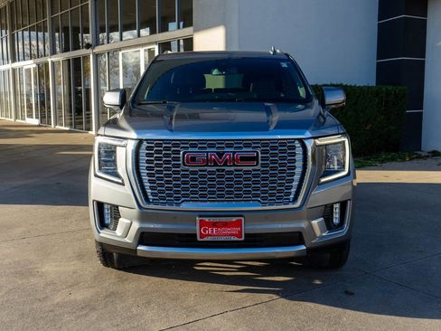 Used 2022 GMC Yukon Denali image 3