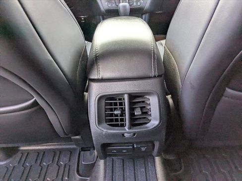 Used 2019 Jeep Cherokee High Altitude image 19