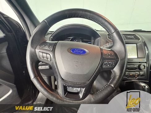Used 2016 Ford Explorer XLT w/ Equipment Group 202A AWD/4WD image 14