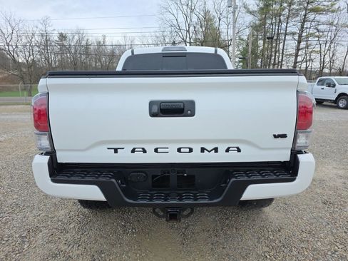 Used 2023 Toyota Tacoma TRD Sport w/ Black Out Package (TMS) image 6