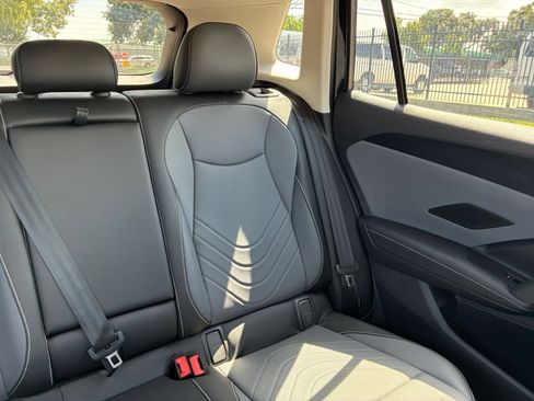 Used 2026 Volkswagen Tiguan SE AWD/4WD image 34
