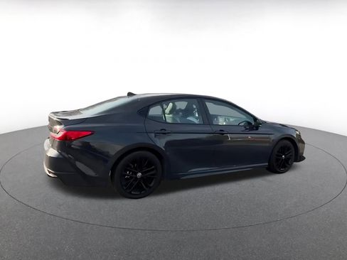 Used 2025 Toyota Camry SE image 11