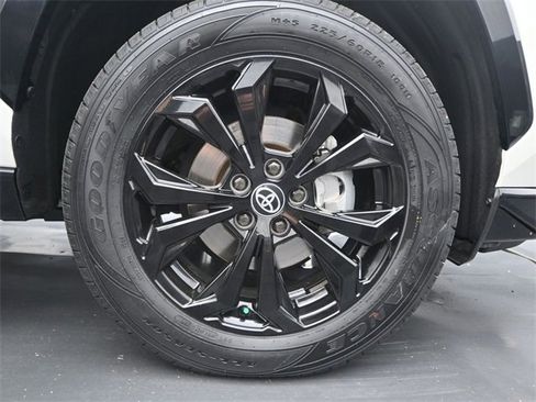 Used 2022 Toyota RAV4 XSE image 16