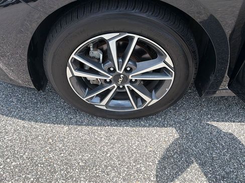Used 2022 Kia Forte LXS FWD image 35