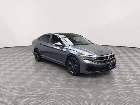 Used 2024 Volkswagen Jetta SE w/ Panoramic Sunroof Package image 34