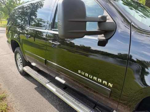 Used 2012 Chevrolet Suburban 2500 LS w/ Convenience Package 1 AWD/4WD image 10