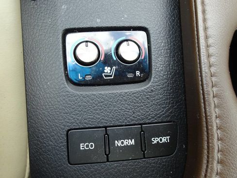 Used 2013 Toyota Avalon Limited FWD image 24