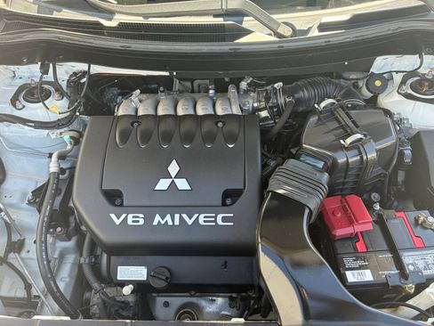 Used 2017 Mitsubishi Outlander GT image 29