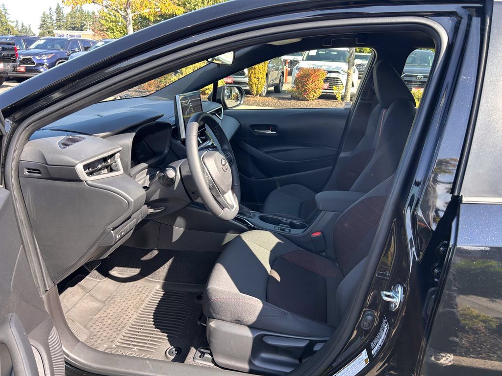 Certified 2026 Toyota Corolla SE w/ SE Package FWD image 19