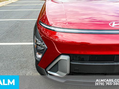 Used 2025 Hyundai Kona SEL image 11