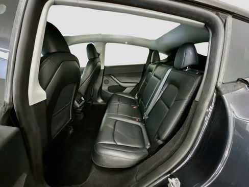 Used 2024 Tesla Model Y Long Range AWD/4WD image 28