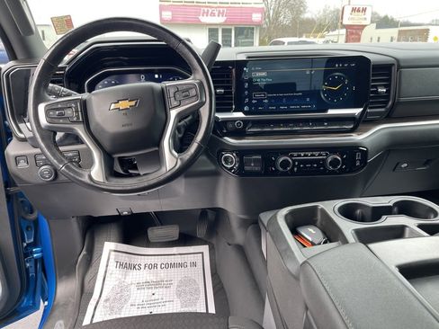 Used 2022 Chevrolet Silverado 1500 LT image 11