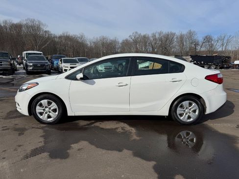 Used 2016 Kia Forte LX image 2