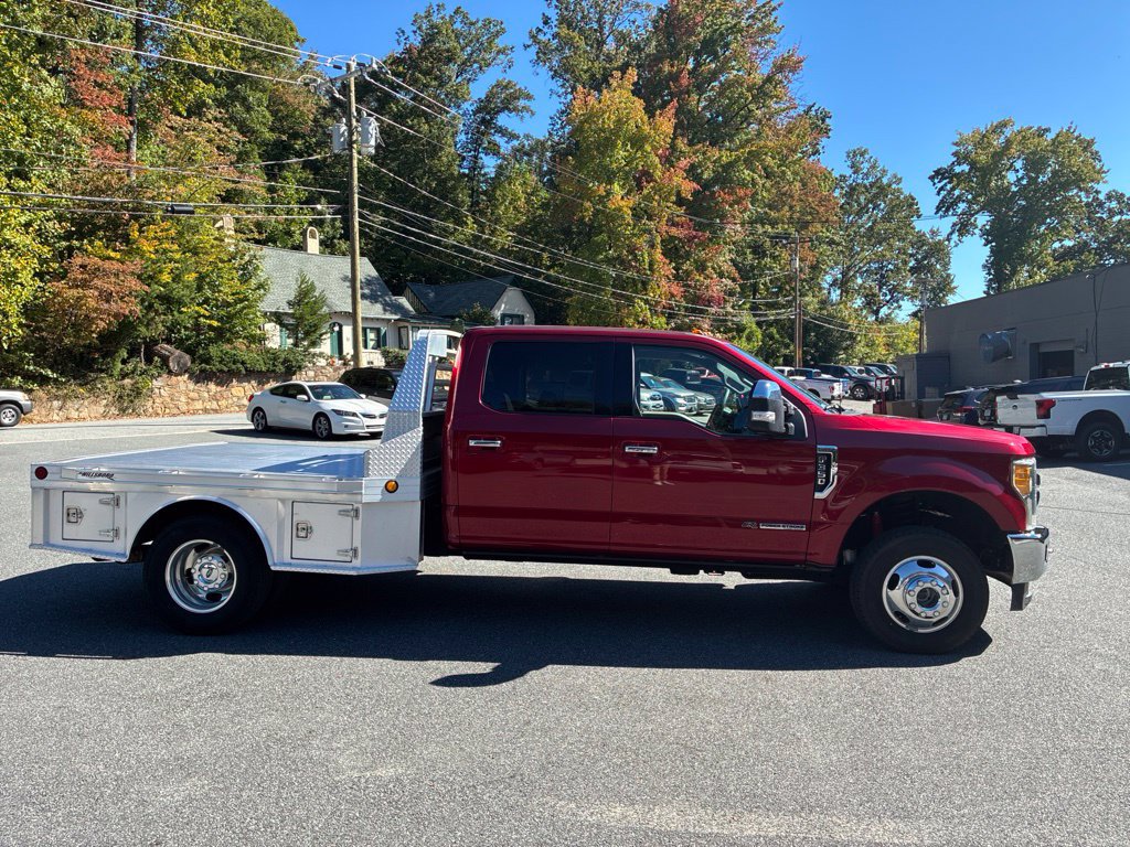 Used 2017 Ford F350 XLT w/ XLT Premium Package AWD/4WD image 16