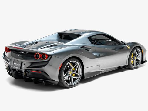 Used 2022 Ferrari F8 Tributo RWD image 15