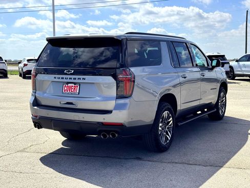 Used 2025 Chevrolet Suburban Z71 image 6