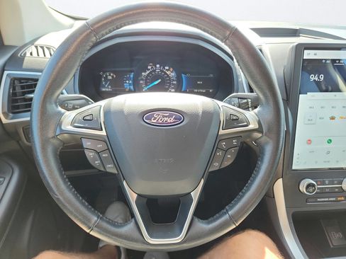 Used 2024 Ford Edge SEL AWD/4WD image 15