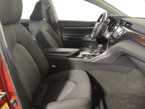 Used 2019 Toyota Camry LE FWD image 21