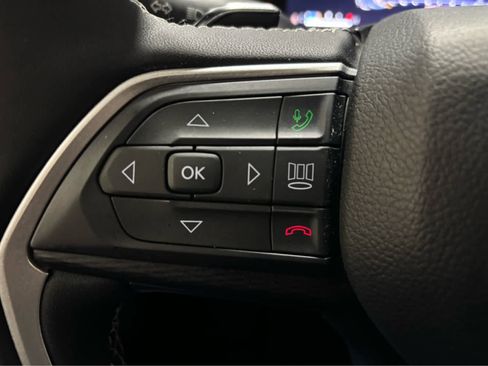 Used 2023 Jeep Grand Cherokee L Altitude image 23