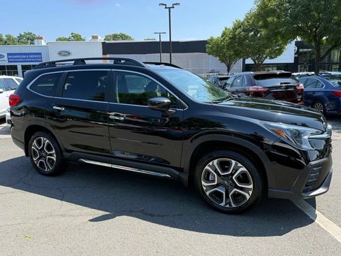 Used 2024 Subaru Ascent Touring AWD/4WD image 4