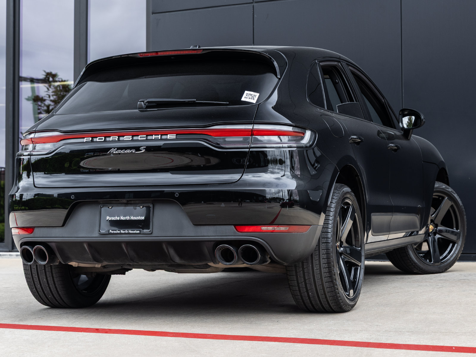 Certified 2019 Porsche Macan S AWD/4WD image 11