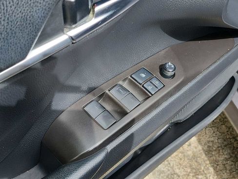 Used 2022 Toyota Camry LE image 14