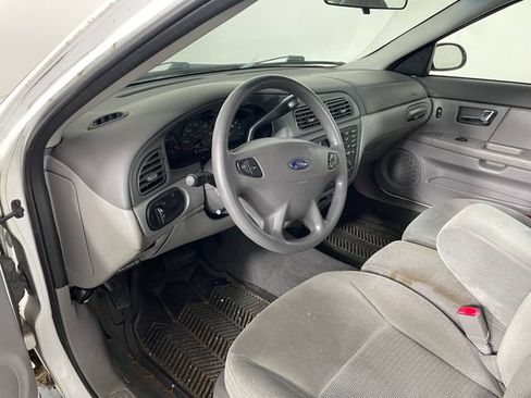 Used 2003 Ford Taurus SES FWD image 2