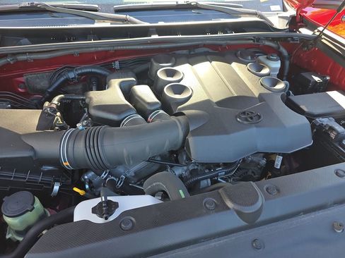 Used 2020 Toyota 4Runner SR5 RWD image 33