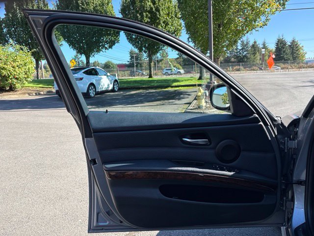 Used 2011 BMW 328i xDrive Sedan AWD/4WD image 15